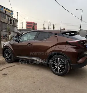 Toyota C-HR 2017 Maroon