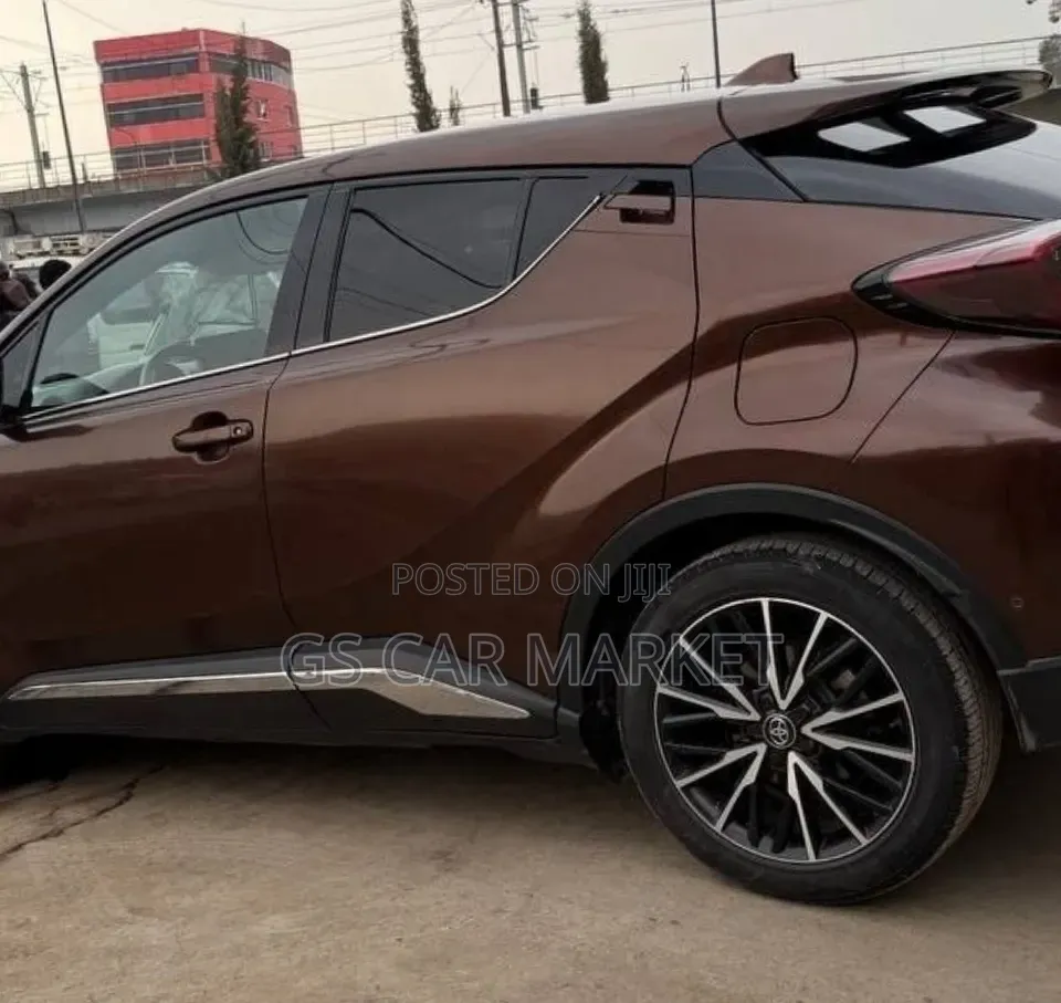 Toyota C-HR 2017 Maroon