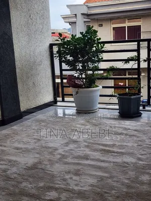 5bdrm House in Akaky Kaliti for sale