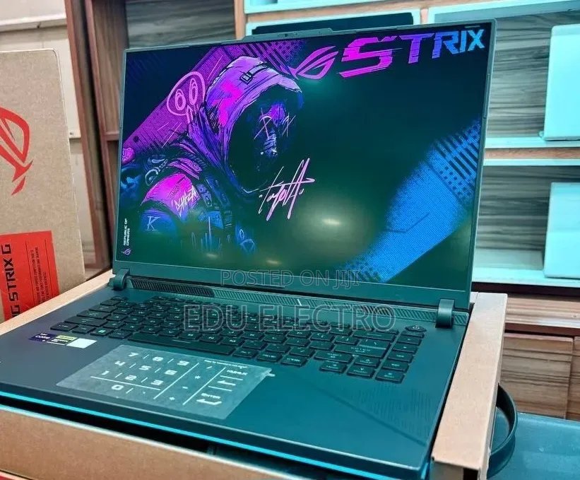 New Laptop Asus ROG Strix G16 16GB Intel Core i9 SSD 1T