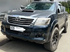 Toyota Hilux 2013 Black