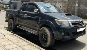 Toyota Hilux 2013 Black