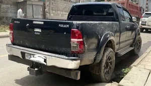 Toyota Hilux 2013 Black