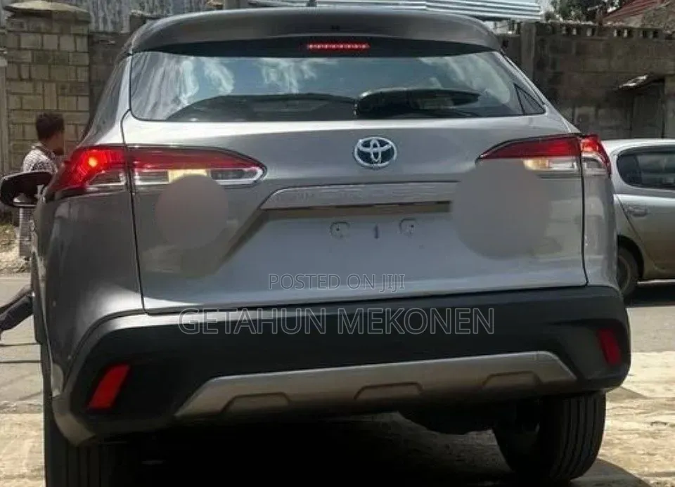 New Toyota Corolla Cross Hybrid 2026 Gold