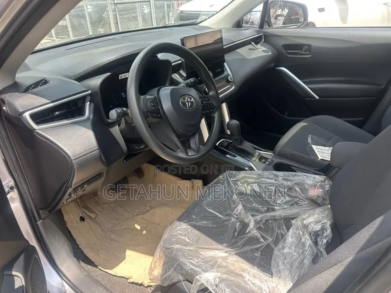 New Toyota Corolla Cross Hybrid 2026 Gold