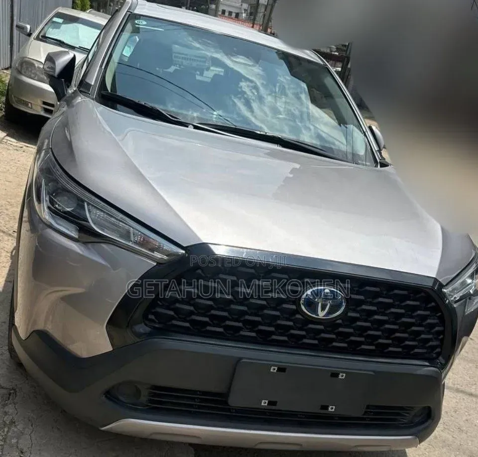 New Toyota Corolla Cross Hybrid 2026 Gold