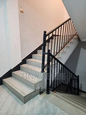 5bdrm House in Akaky Kaliti for sale
