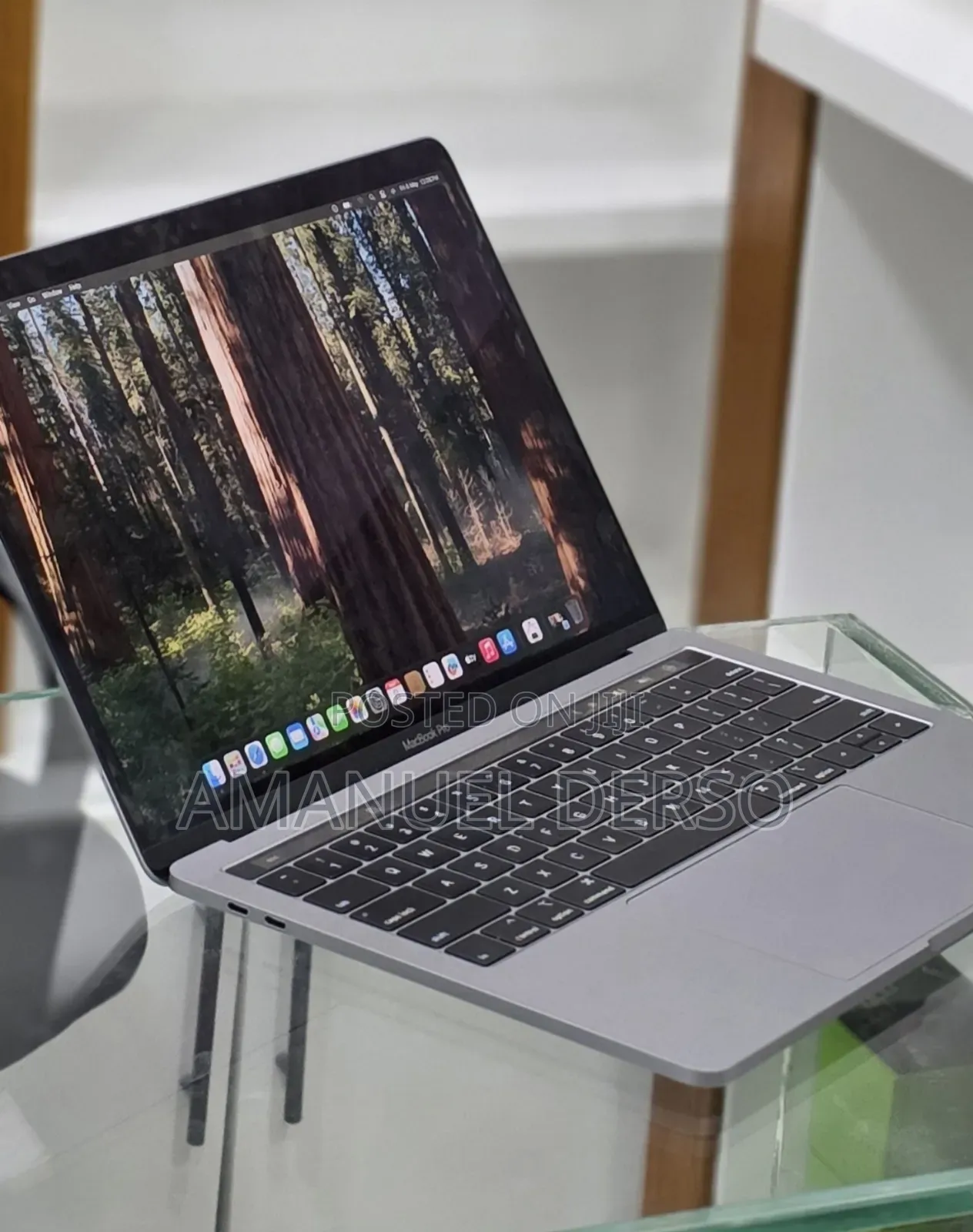 New Laptop Apple MacBook Pro 2019 16GB Intel Core i7 SSD 256GB