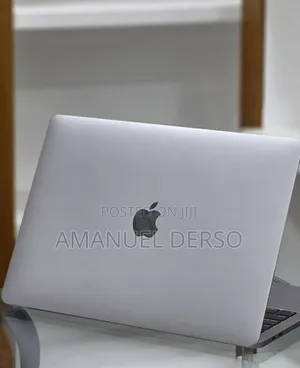 New Laptop Apple MacBook Pro 2019 16GB Intel Core i7 SSD 256GB