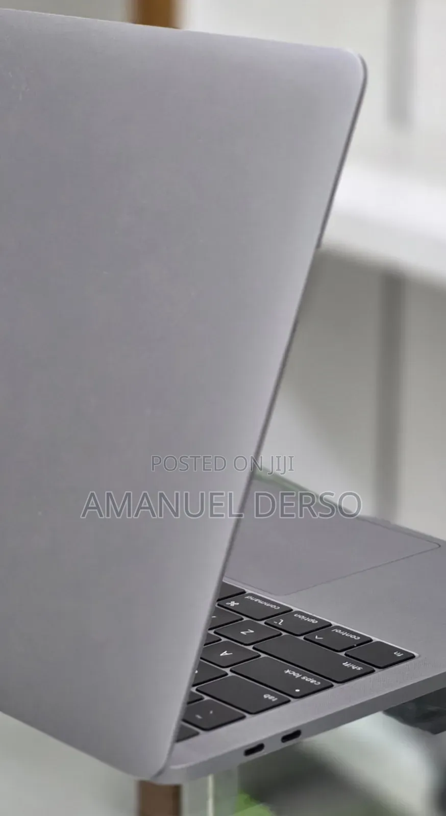 New Laptop Apple MacBook Pro 2019 16GB Intel Core i7 SSD 256GB