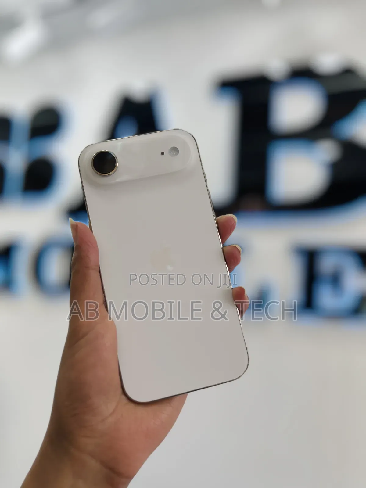 New Apple iPhone 17 256 GB Gold