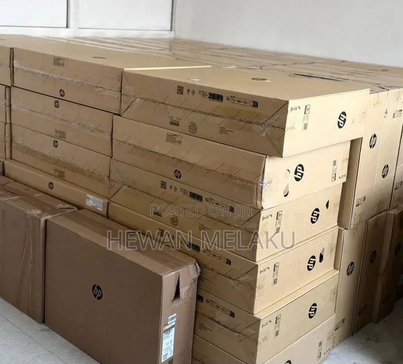 New HP 200 G4 22 All-in-One 16GB Intel Core i7 SSD 512GB