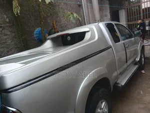Toyota Hilux 2012 Gray