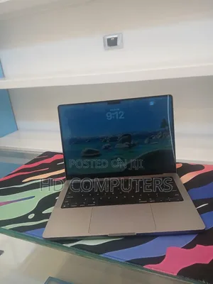 New Laptop Apple MacBook Pro 2023 M3 Pro 8GB Apple M3 Pro SSD 512GB