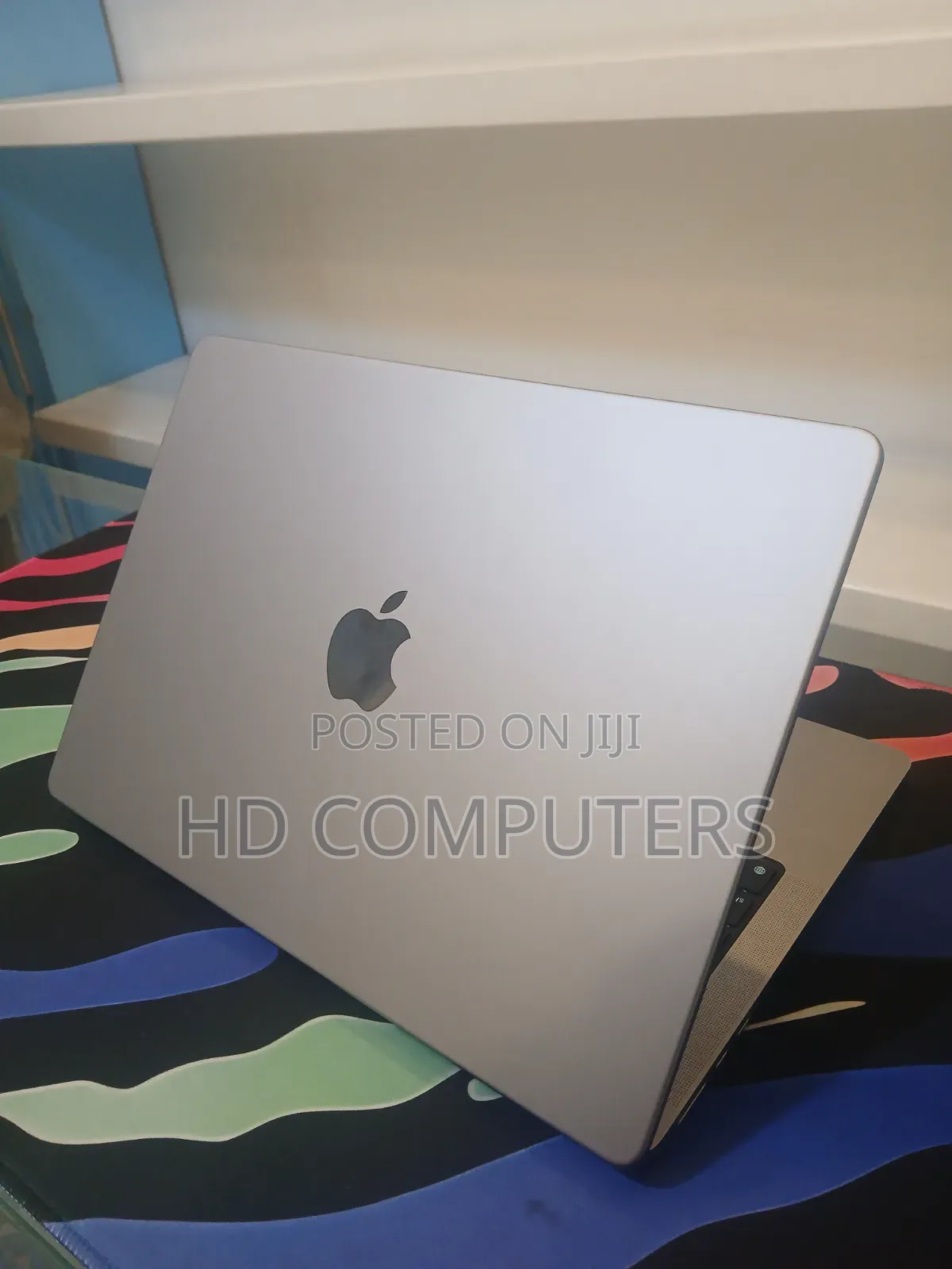 New Laptop Apple MacBook Pro 2023 M3 Pro 8GB Apple M3 Pro SSD 512GB