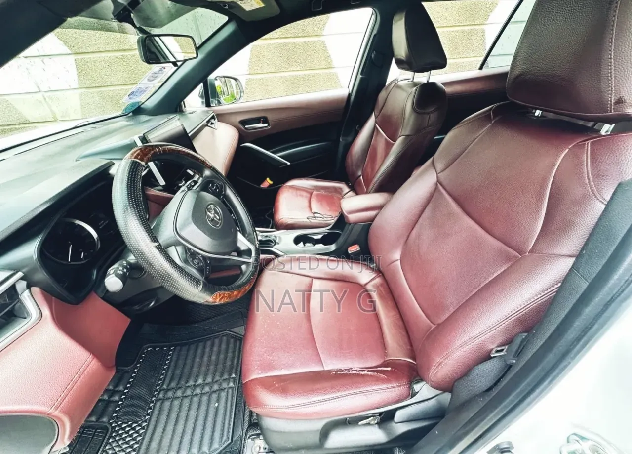 Toyota Corolla Cross Hybrid 2023 White
