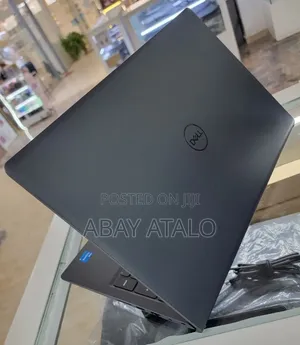 New Laptop Dell Inspiron 15 8GB Intel Core i5 SSD 512GB