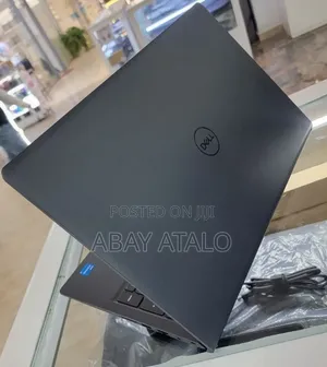 New Laptop Dell Inspiron 15 8GB Intel Core i5 SSD 512GB