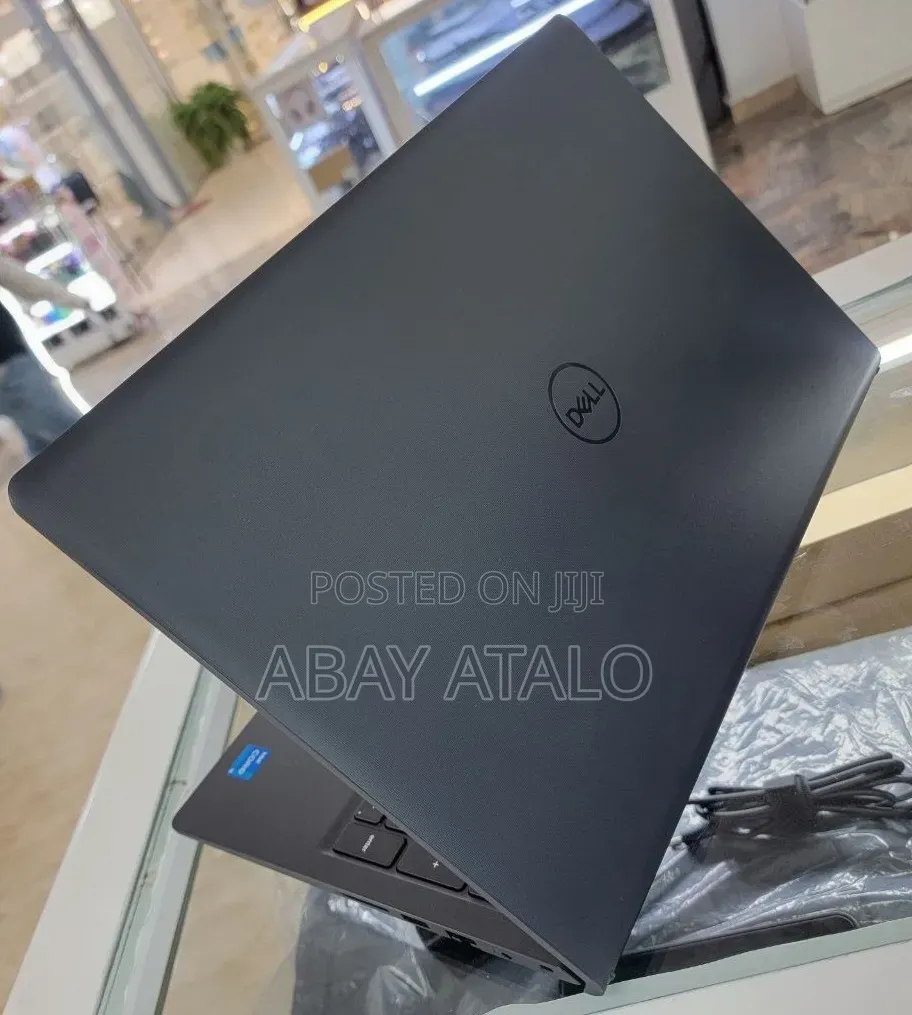 New Laptop Dell Inspiron 15 8GB Intel Core i5 SSD 512GB