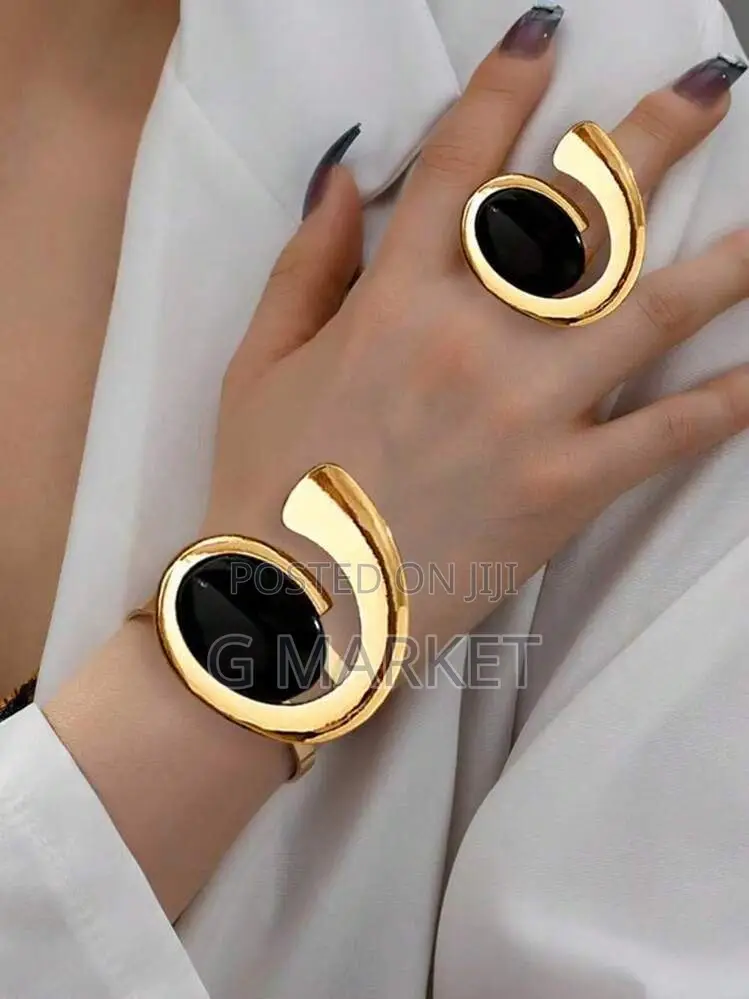 Hand Jewelry