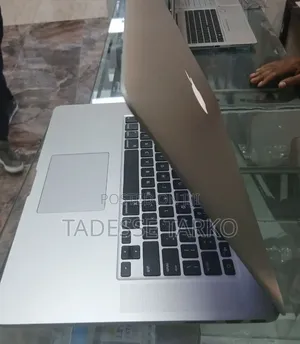 New Laptop Apple MacBook Pro 2015 16GB Intel Core i7 SSD 512GB