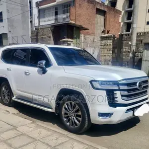 Toyota Land Cruiser 2023 White