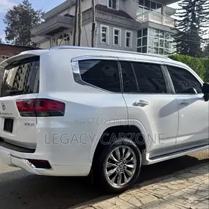 Toyota Land Cruiser 2023 White