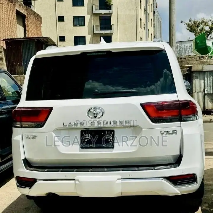 Toyota Land Cruiser 2023 White