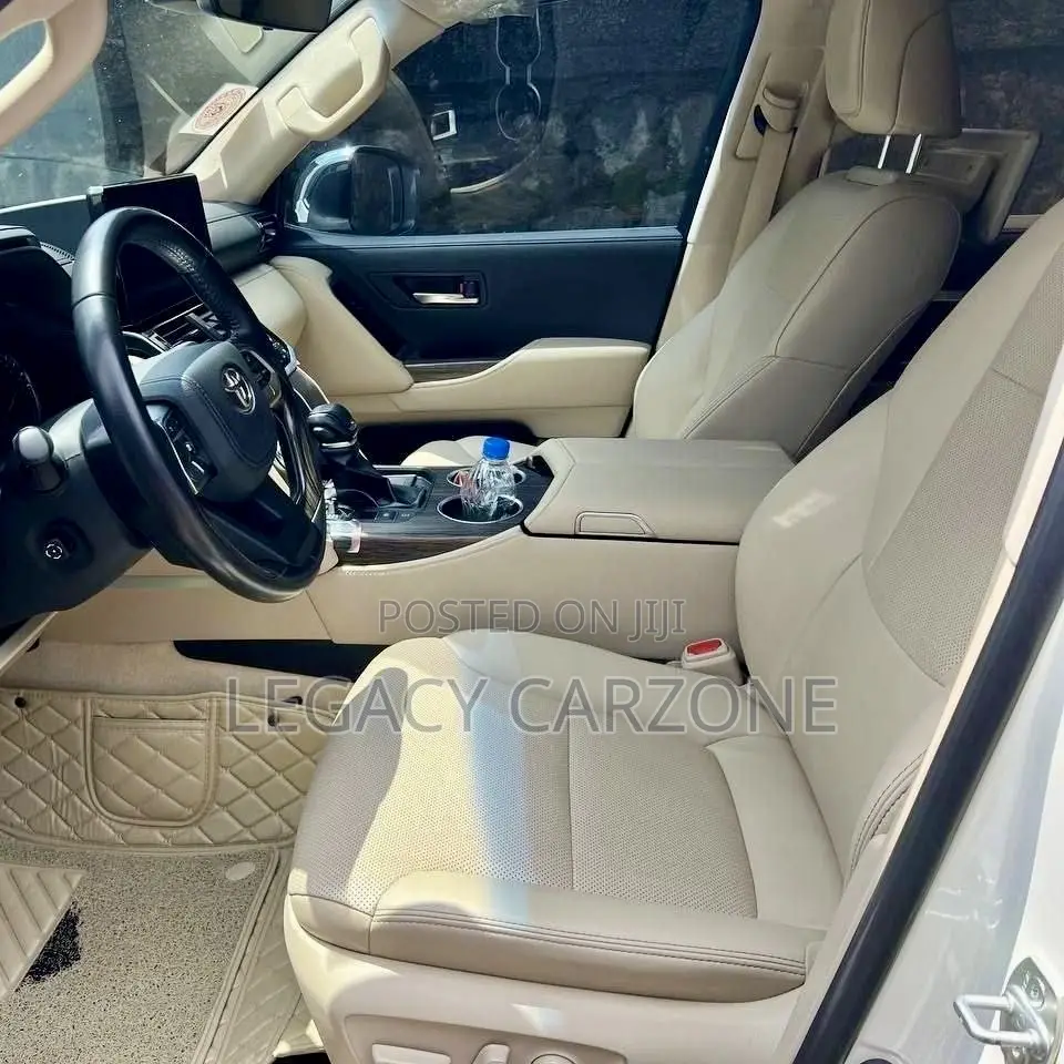 Toyota Land Cruiser 2023 White