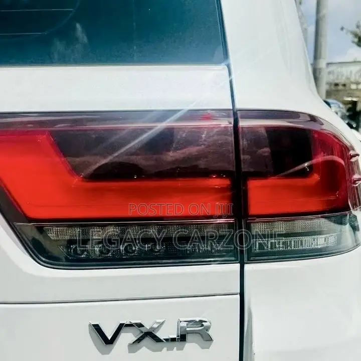 Toyota Land Cruiser 2023 White