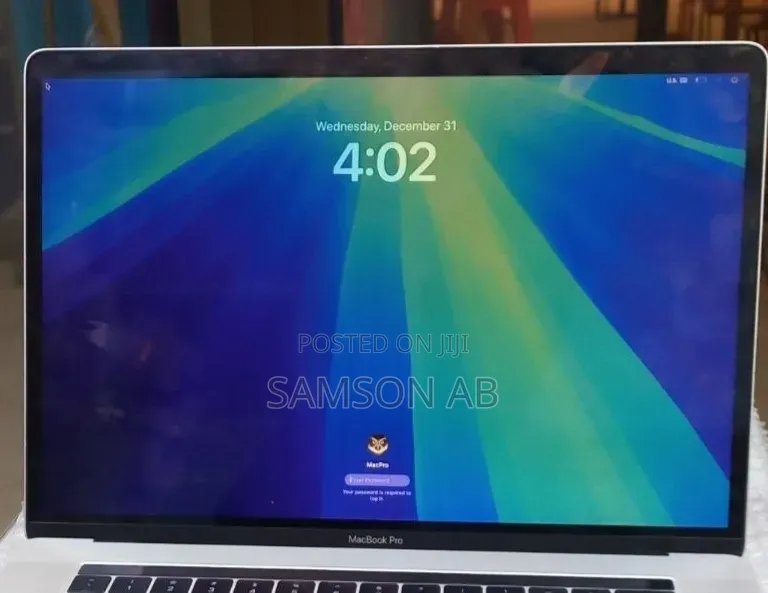 New Laptop Apple MacBook Pro 2019 16GB Intel Core i7 SSD 256GB