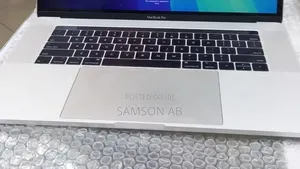New Laptop Apple MacBook Pro 2019 16GB Intel Core i7 SSD 256GB