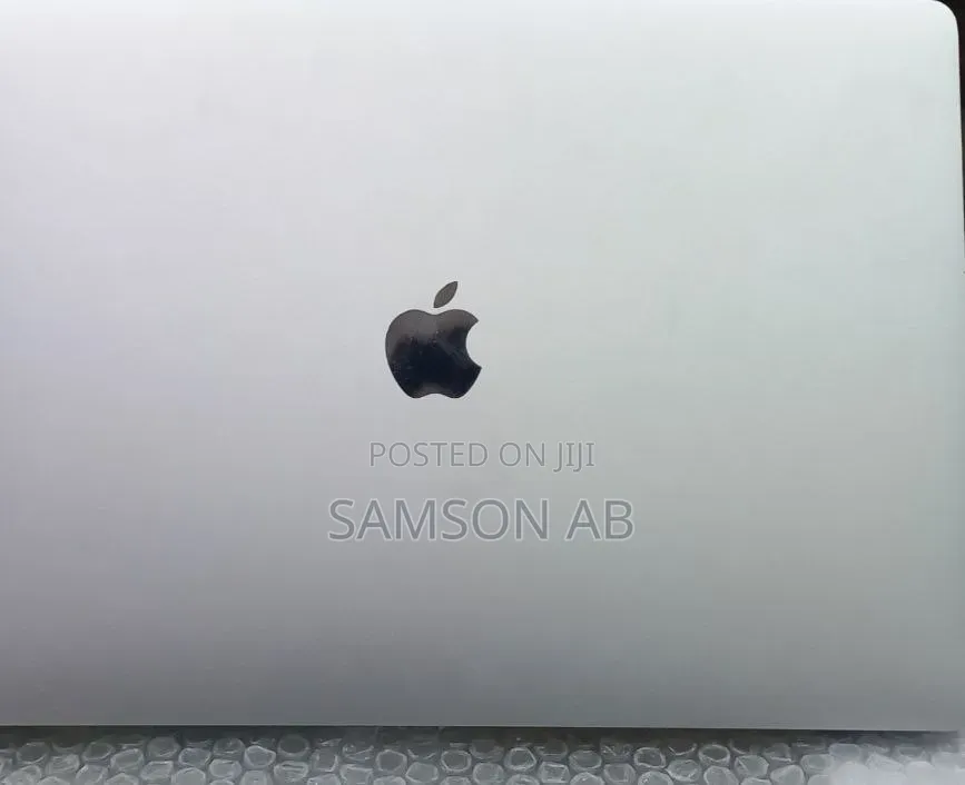 New Laptop Apple MacBook Pro 2019 16GB Intel Core i7 SSD 256GB
