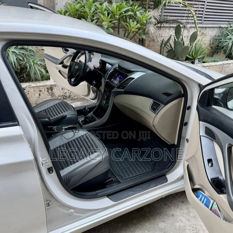 Hyundai Elantra 2015 Silver