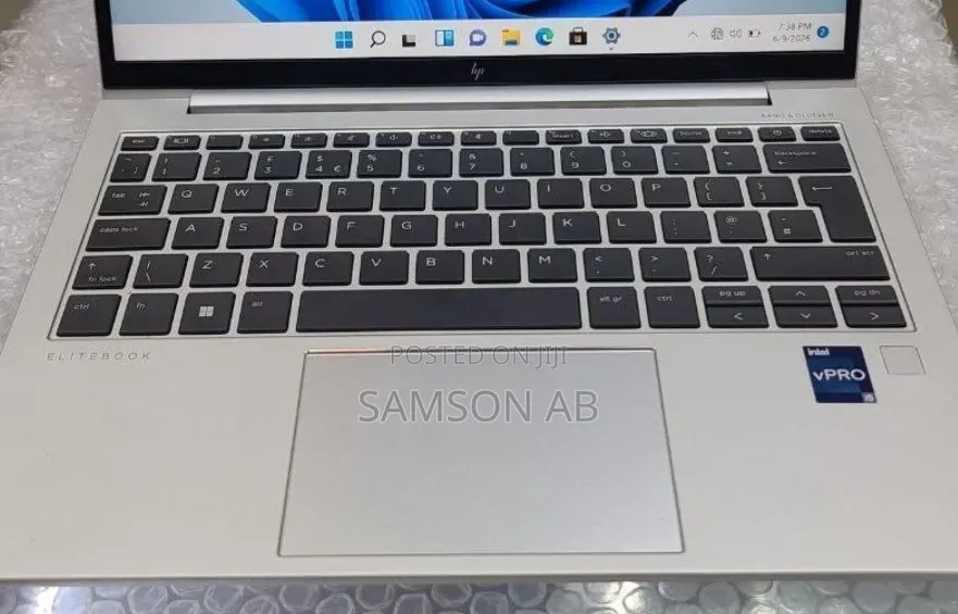 New Laptop HP EliteBook 830 G9 16GB Intel Core i5 SSD 512GB