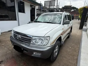 Toyota Land Cruiser 2004 White