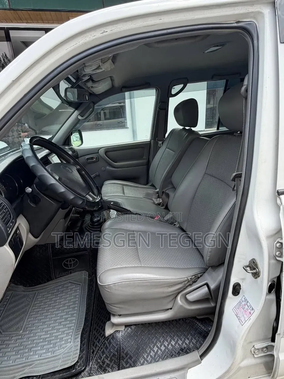 Toyota Land Cruiser 2004 White