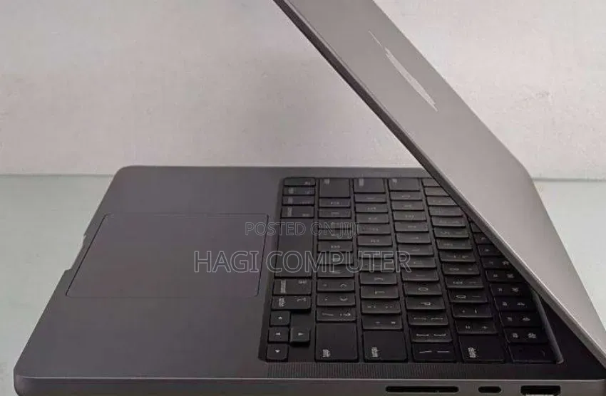 New Laptop Apple MacBook Pro 2020 M1 16GB Apple M1 Pro SSD 512GB