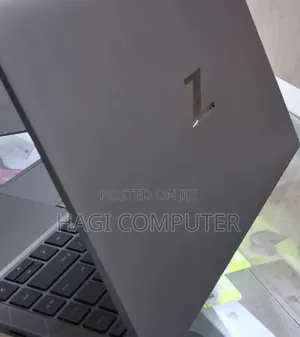 New Laptop HP ZBook Firefly G8 16GB Intel Core i7 SSD 512GB