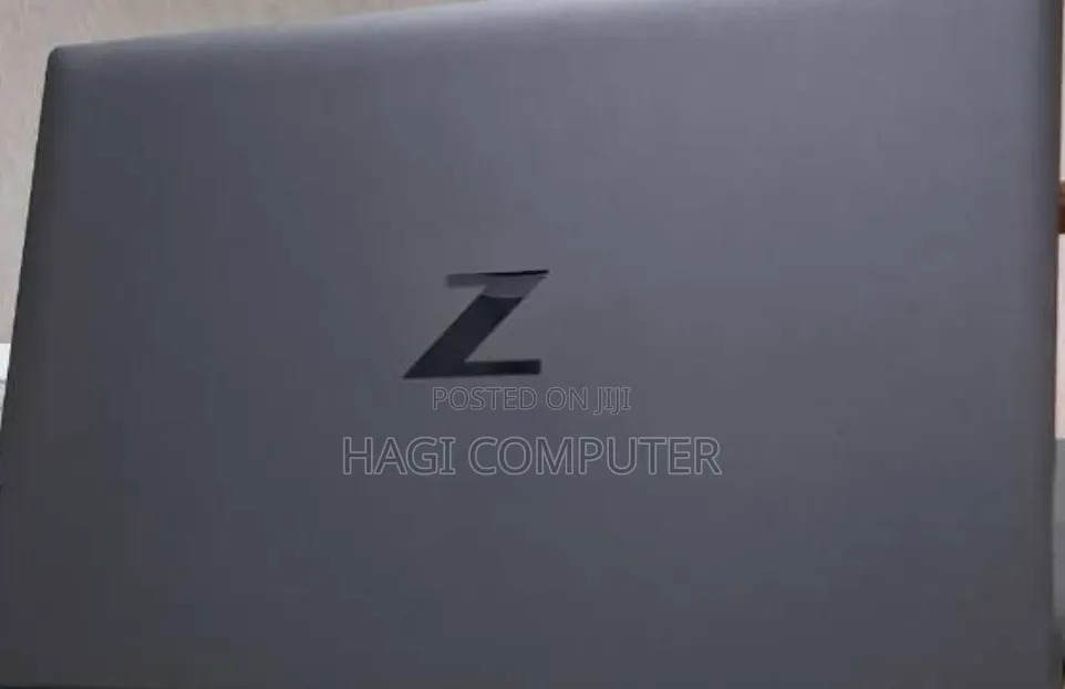 New Laptop HP ZBook Firefly G8 16GB Intel Core i7 SSD 512GB