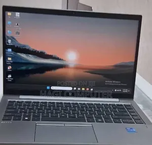 New Laptop HP ZBook Firefly G8 16GB Intel Core i7 SSD 512GB