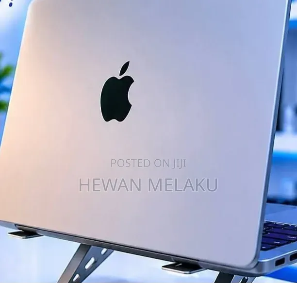 New Laptop Apple MacBook Pro 2021 M1 16GB Apple M1 Pro SSD 512GB