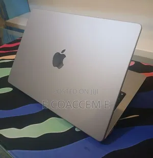 New Laptop Apple MacBook 8GB SSD 512GB