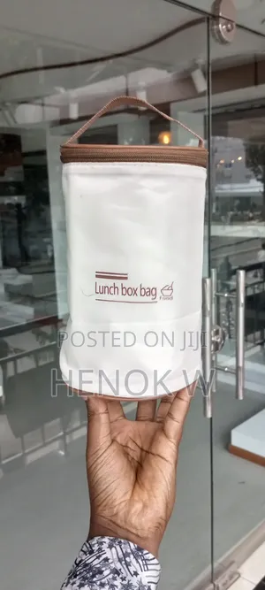 Isolated Lunch Box With Bag ተደራረቢ የልጆች ምሳቃ ባለ 3