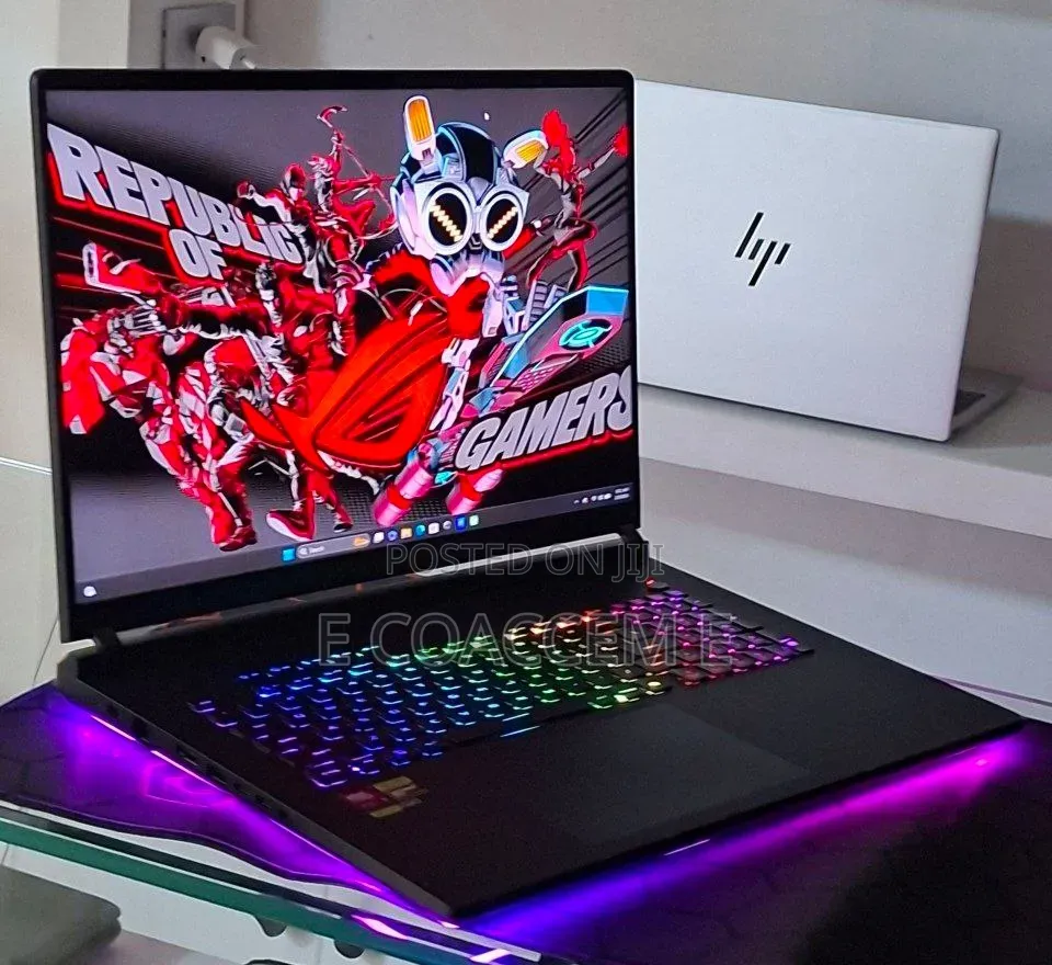 New Laptop Asus ROG Strix G18 32GB Intel Core Ultra 9 SSD 2T