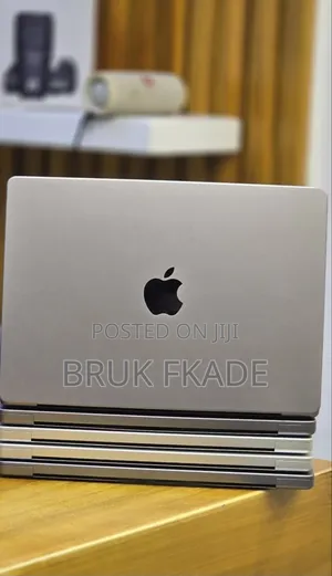 New Laptop Apple MacBook Pro 2021 M1 32GB Apple M1 SSD 512GB