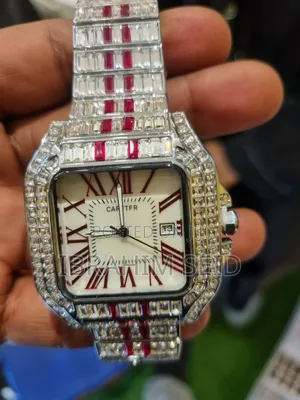 ​ በተለየና ማራኪ ዲዛይን የተሰራ Luxury Iced-Out Watch! ​