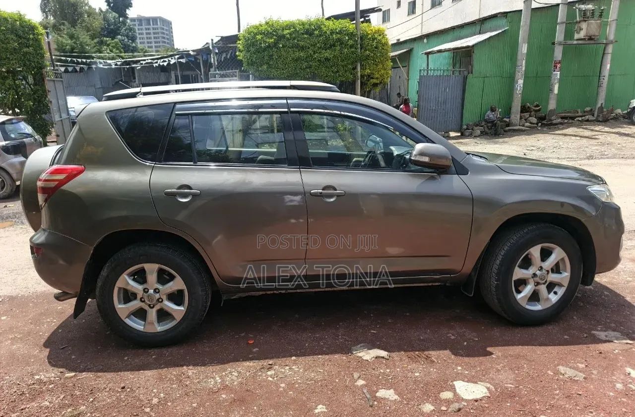 Toyota RAV4 2012 Gray