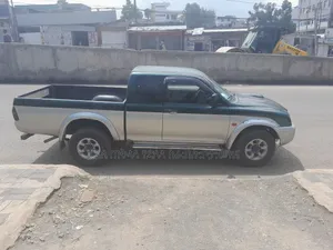 Mitsubishi L200 2001 Green
