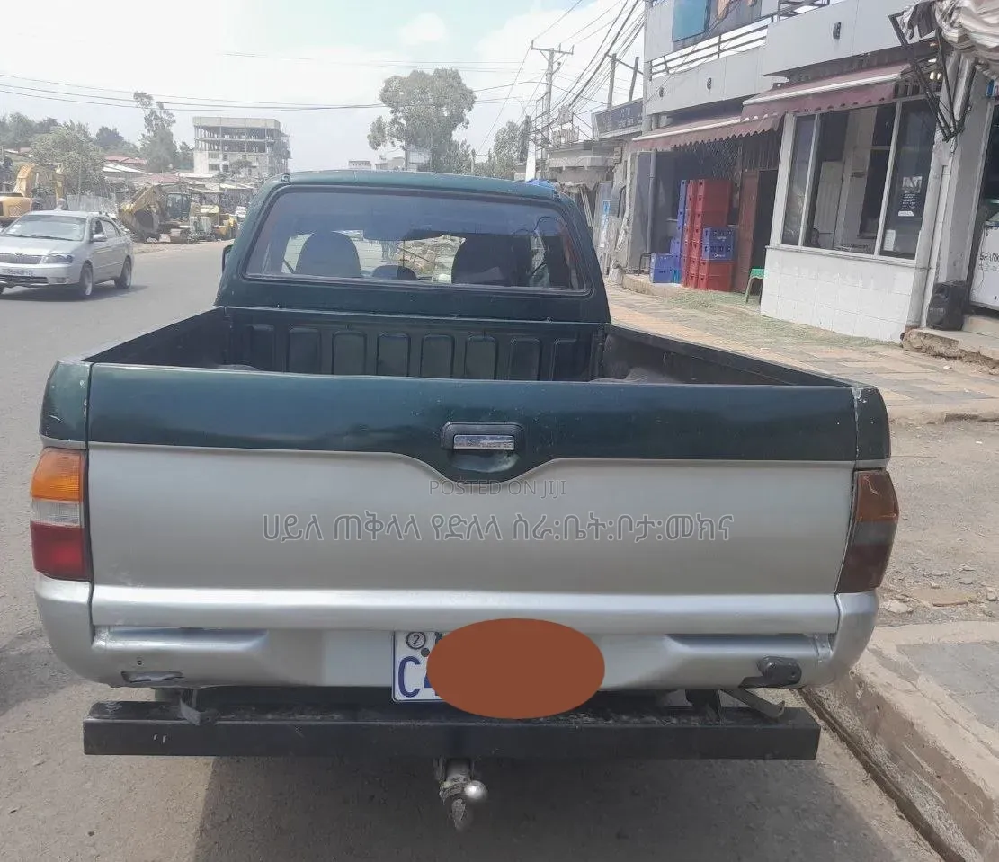 Mitsubishi L200 2001 Green